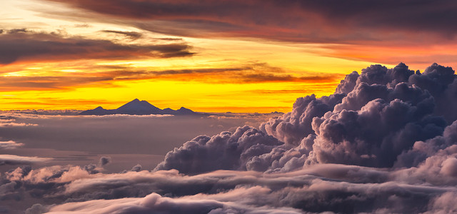 Вулкан Агунг